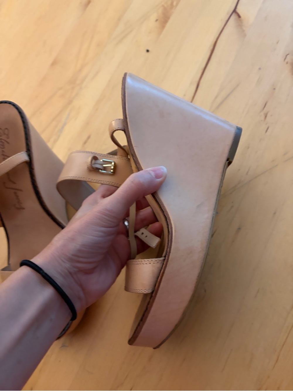 Elizabeth and James Beige Leather Wedge Slide Sandals - Picture 3 of 4